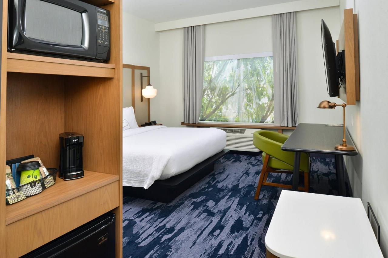 Fairfield Inn & Suites By Marriott Charlotte University Research Park Dış mekan fotoğraf