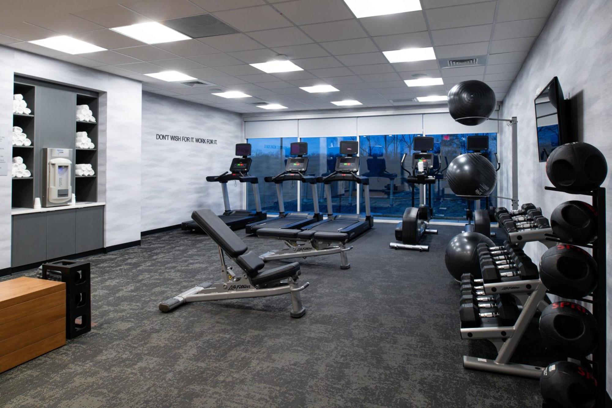 Fairfield Inn & Suites By Marriott Charlotte University Research Park Dış mekan fotoğraf